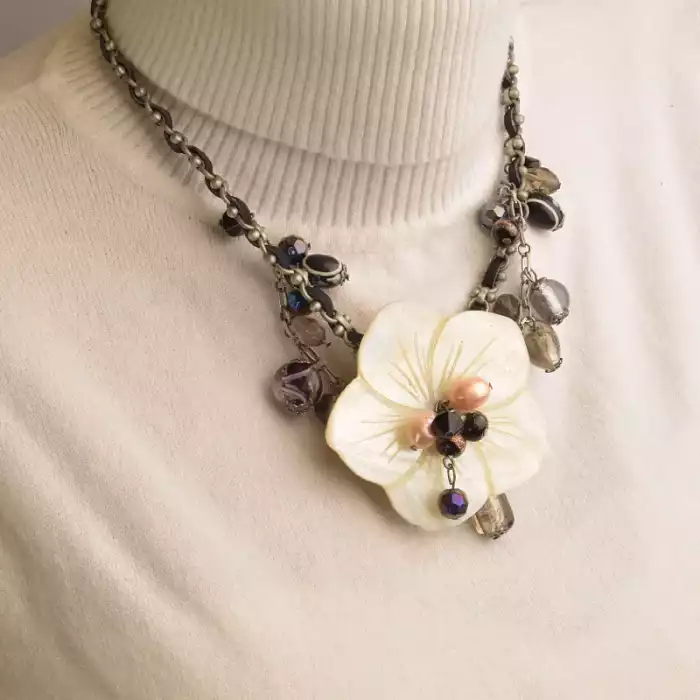 🏷️️ Підвіска квітка Перламутр, Майорка, Чеський кришталь 45 см. ss_93768