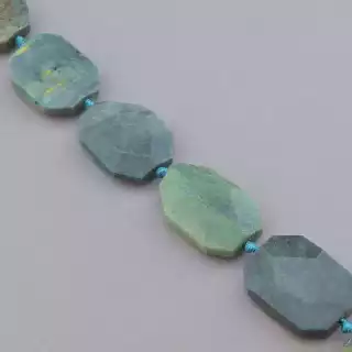 Намистини Яшма 42 см. на нитці (натуральне каміння, без застібки) грановані