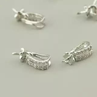 Бейл Фіаніт (родій)