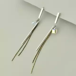 Сережки висюльки пусети Saiya Swarovski (родій)