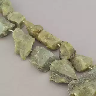 Намистини Лабрадор 42 см (натуральне каміння, без застібки)