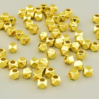 Вставка позолота 18к лимонна (4х4 мм)