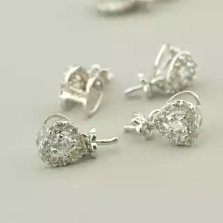 Бейл Фіаніт (родій)