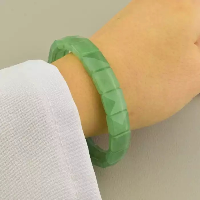 🏷️️ Браслет на резинці Нефрит 19.5 см F-106430