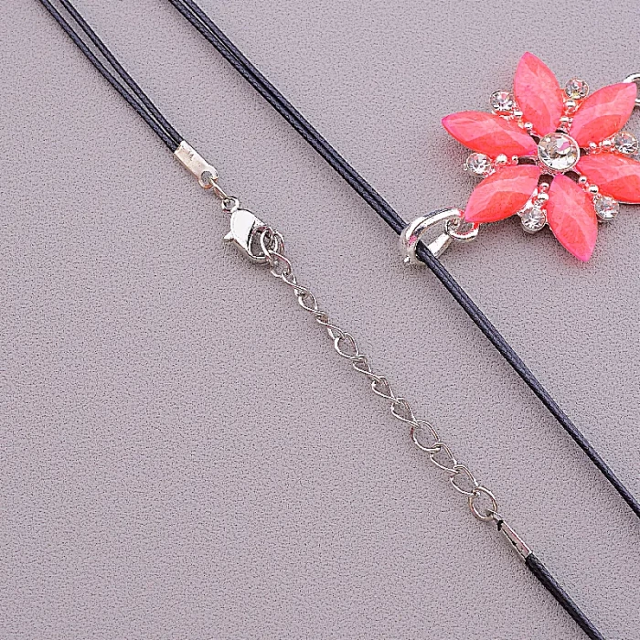 🏷️️ Підвіска квітка Стрази 46 см ss_80848