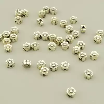 Вставка квіти метал (5,5х5,5 мм, срібний матеріал)