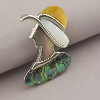 Брошка-кулон кулон жінка в капелюсі Перламутр 55x37 мм