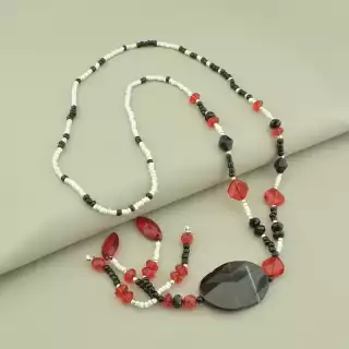 Підвіска з агатом, кришталем та бісером (100 см)