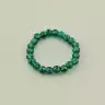 🏷️️ Каблучка з натуральною зеленою шпінеллю (гранованої форми) F-104831