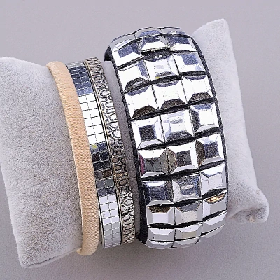 Набір Браслетів 4шт.