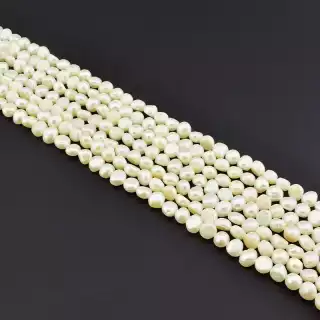 Намистини з перлами біла, 35 см (кульки 7х6 мм)