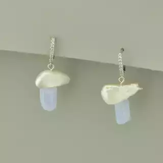 Сережки з англійським замком Сапфірин (родій)